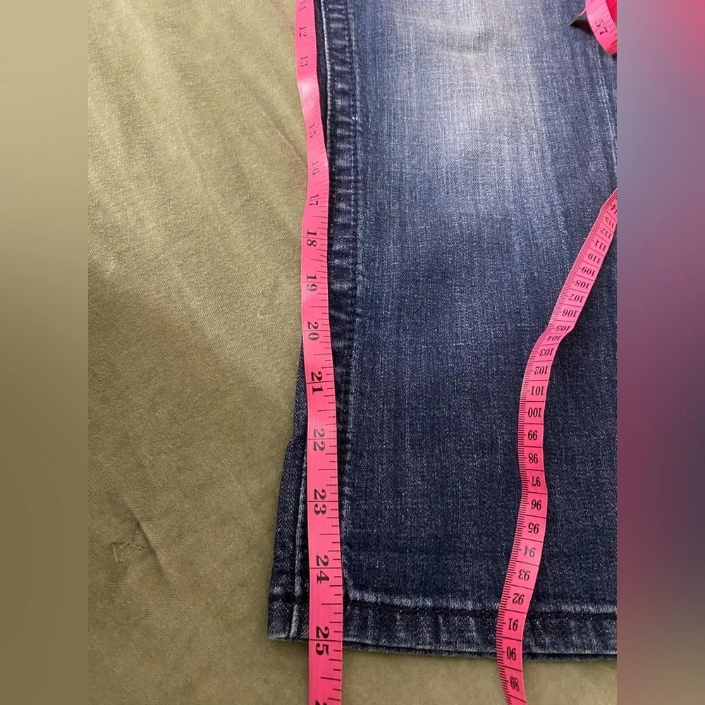 Miss Me boyfriend jeans capris size 28. X-10